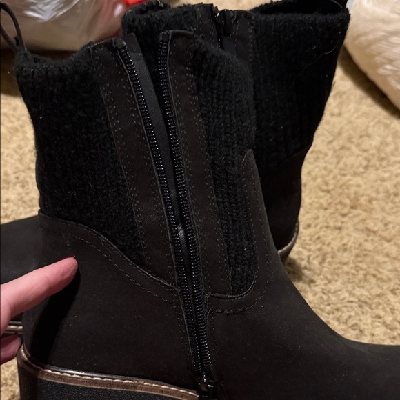 Torrid Black Winter Boots - Picture 3 of 5